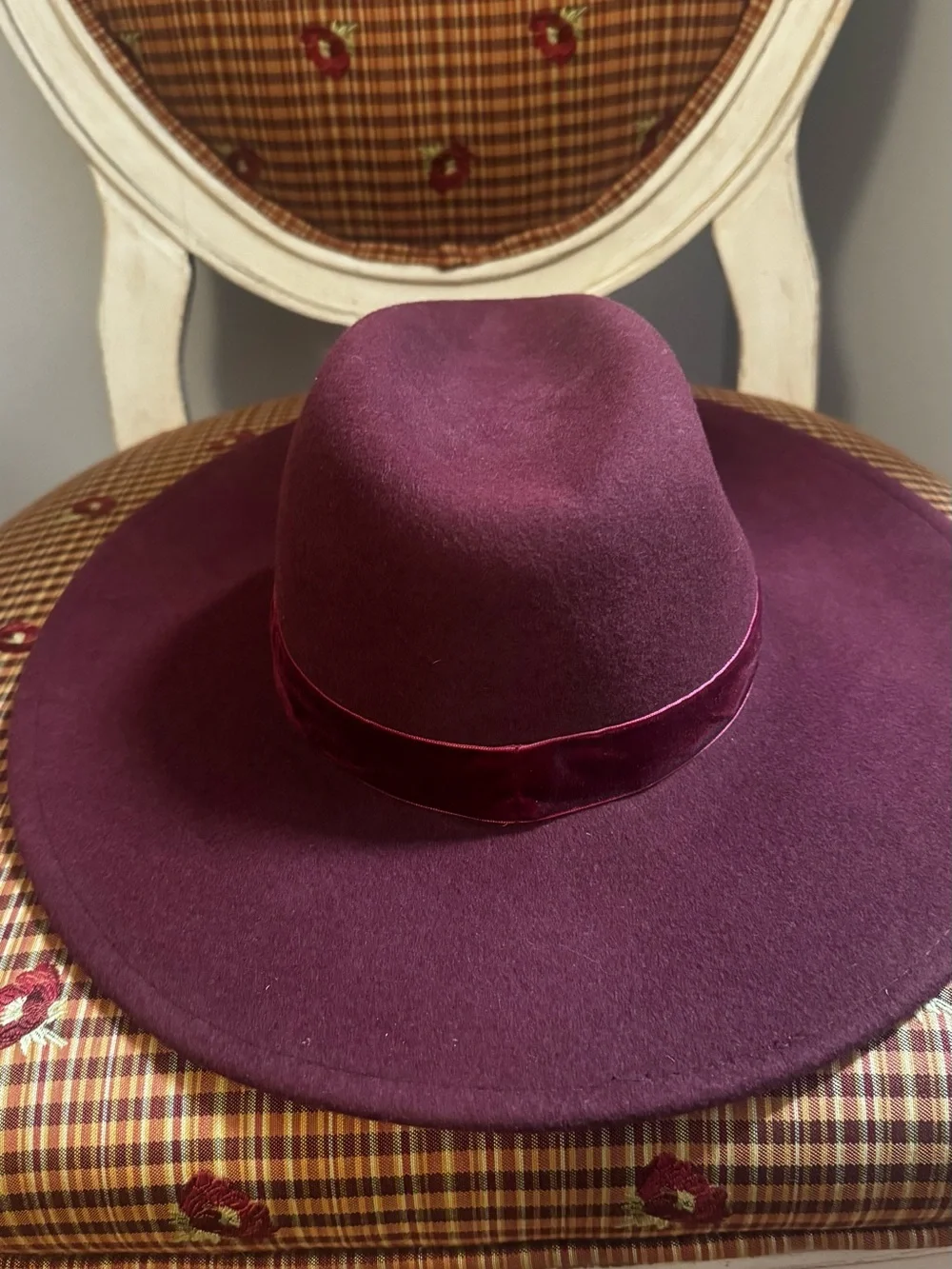 Classic Wide-Brim Felt Fedora Hat - Wine